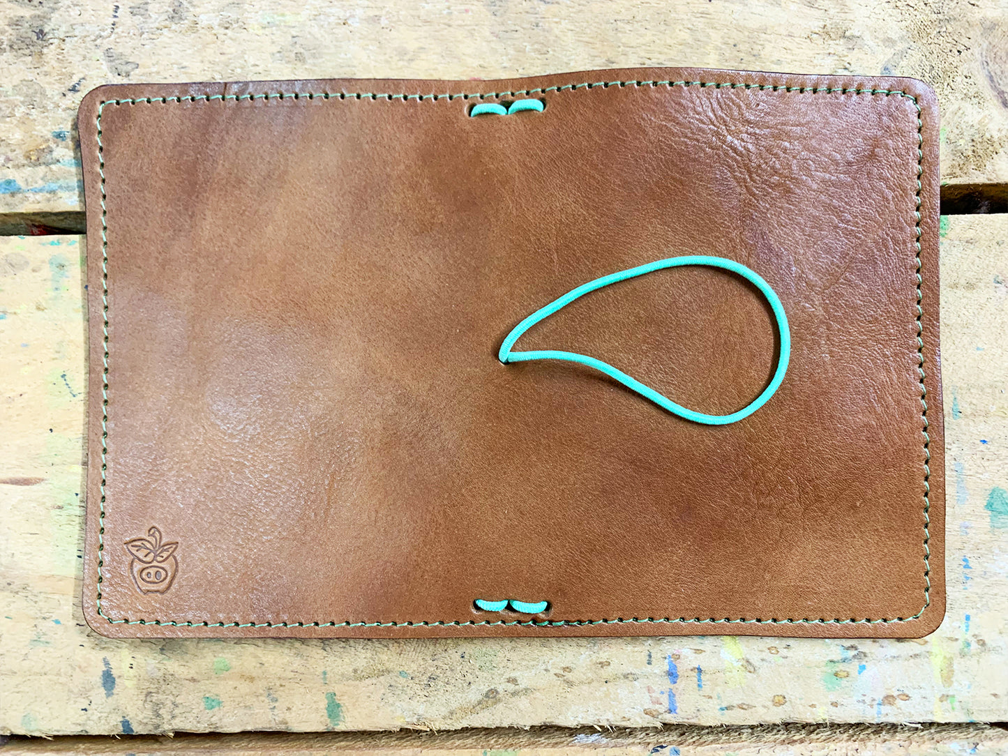 Apple Pig Leather"Latté" Traveler's Notebook