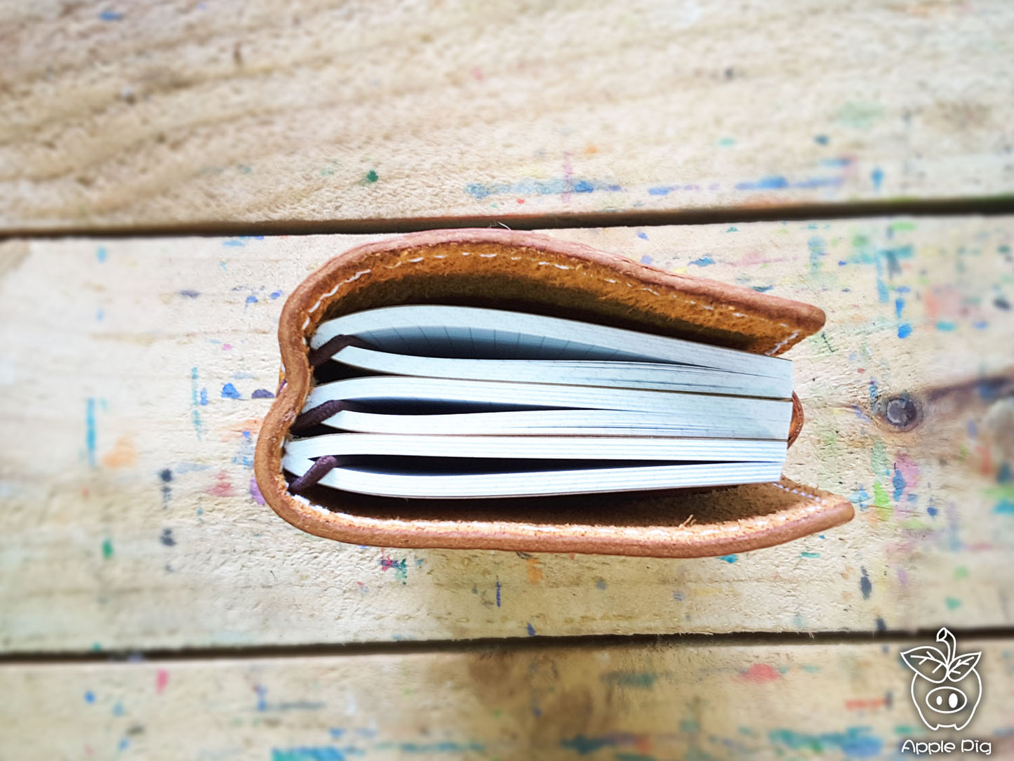 Apple Pig Leather"Honey Beagle" Traveler's Notebook