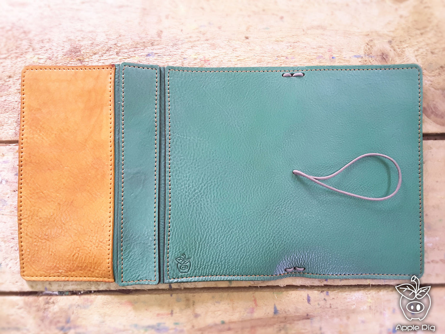 ApplePig Tri fold Traveler's Notebook