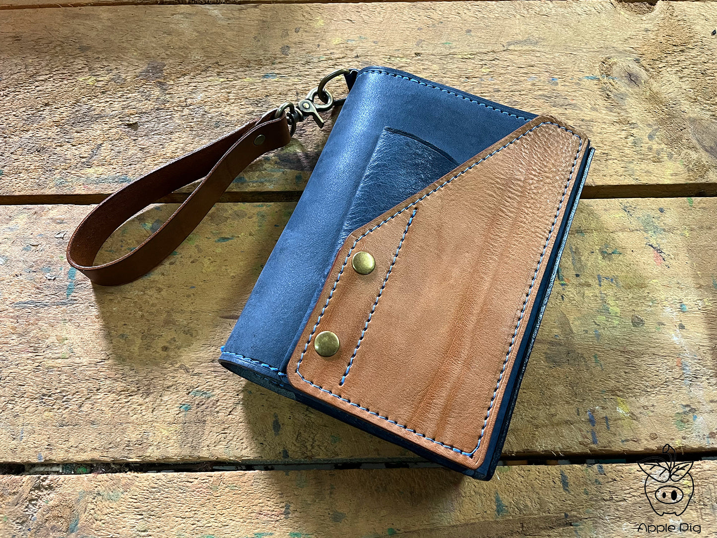 Apple pig "Write now"Traveler's Notebook