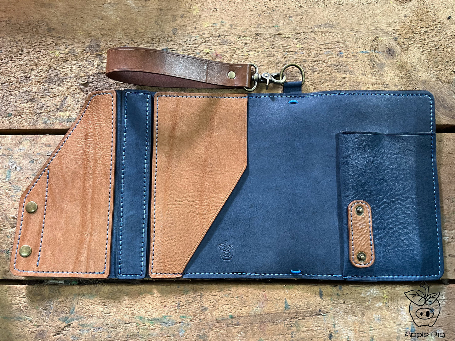 Apple pig "Write now"Traveler's Notebook