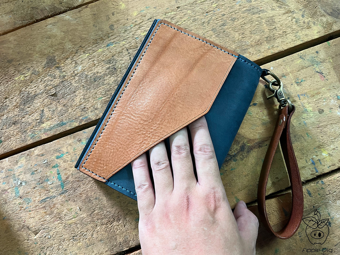 Apple pig "Write now"Traveler's Notebook